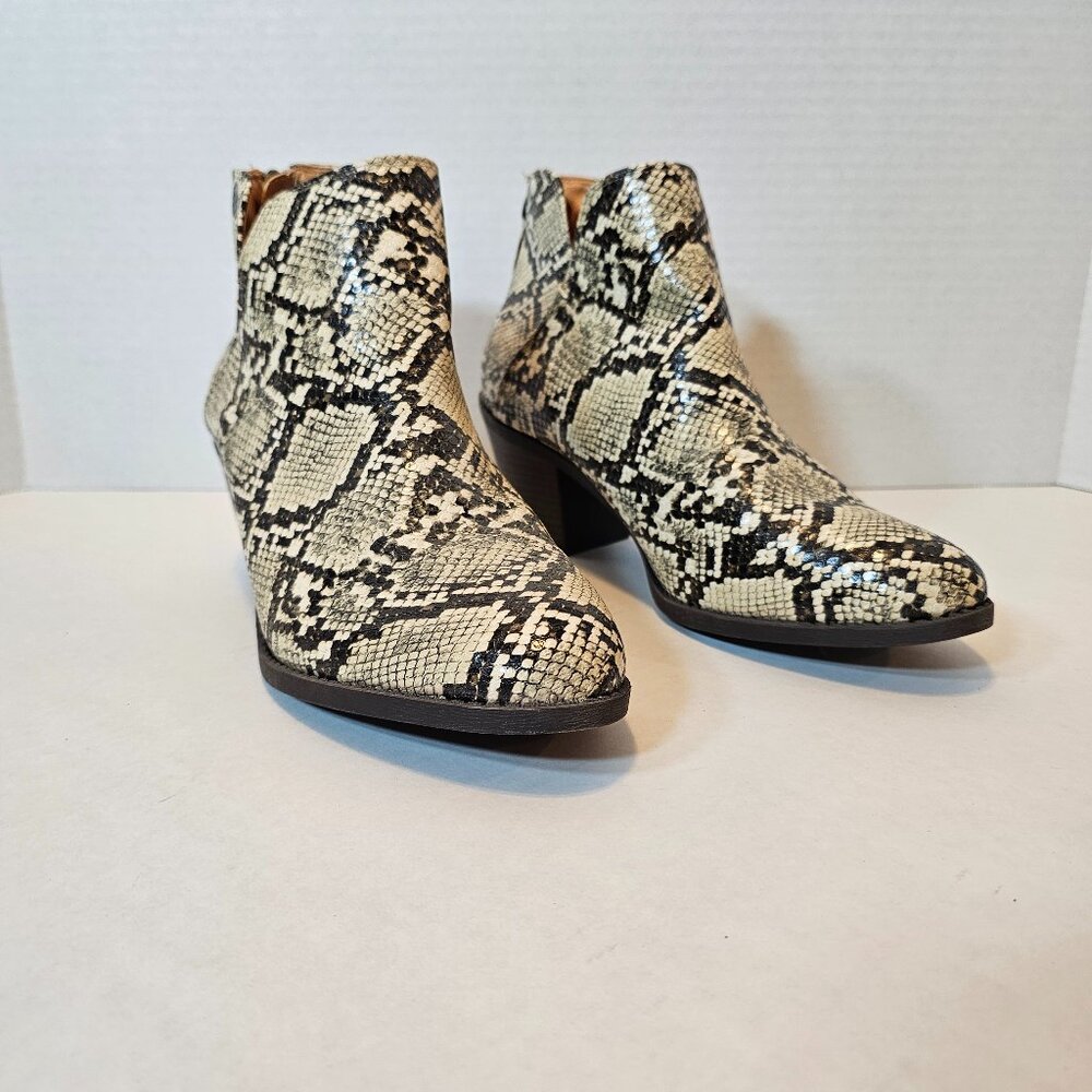 Mata Snakeskin, brown multi, Women's size 10, Bootie